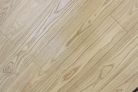 常見的材性較好的實木地板材料